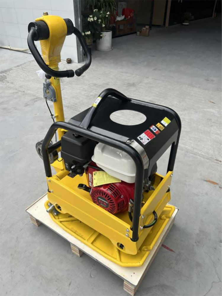 Plate compactor
